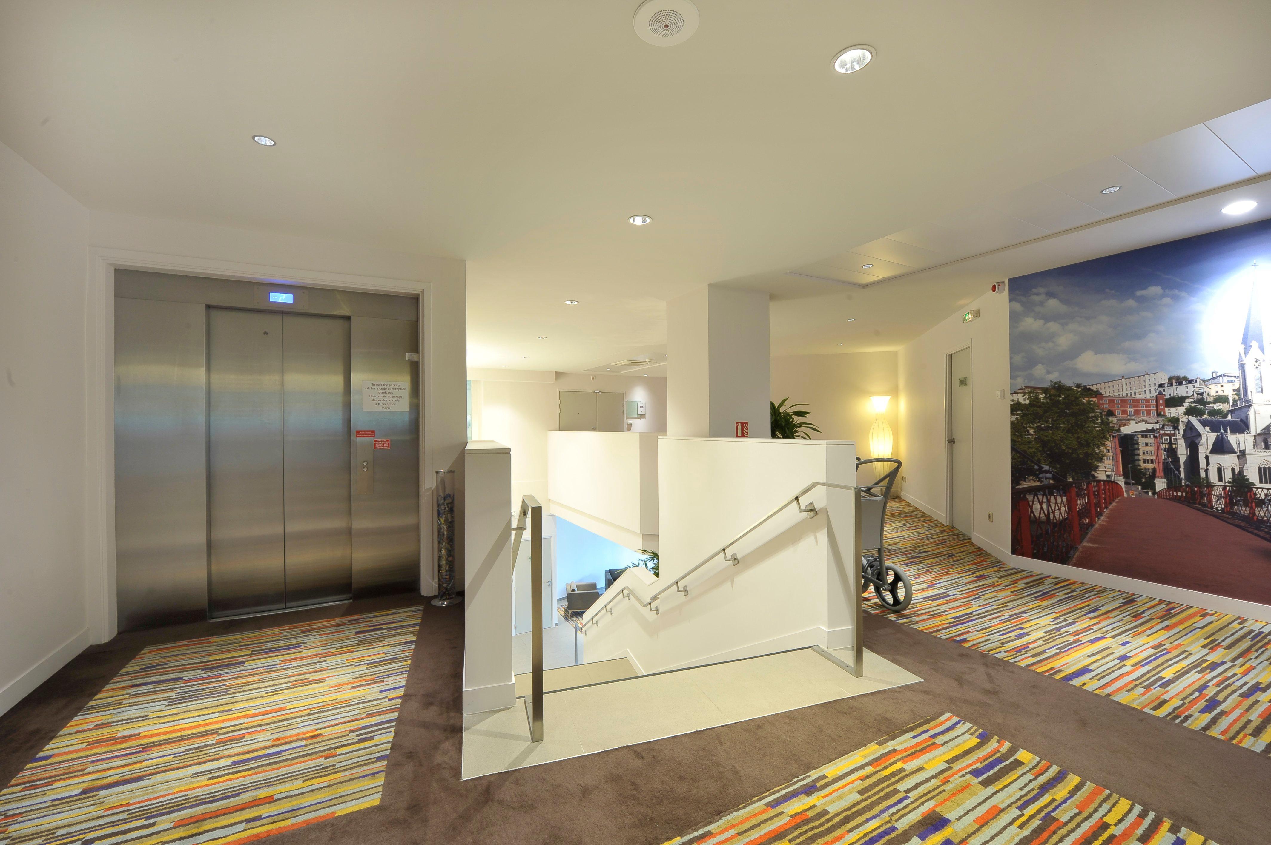 Holiday Inn Lyon Vaise By Ihg Tassin-la-Demi-Lune Exterior photo